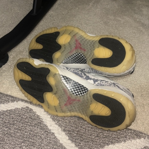 Size 15 Jordan 11 retro low “snakeskin” - Picture 4 of 4